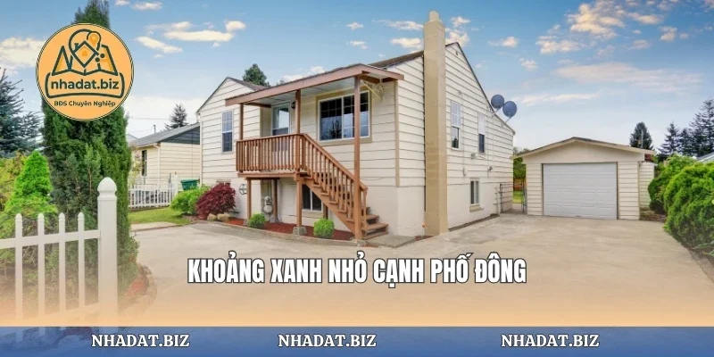 Khoảng xanh nhỏ cạnh phố đông