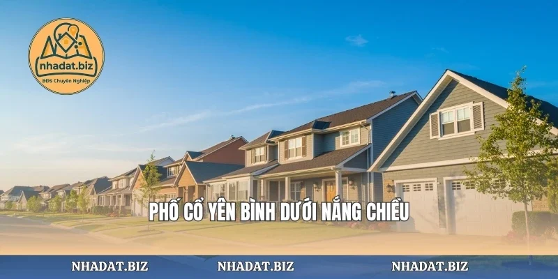 Phố cổ yên bình dưới nắng chiều